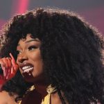 3-must-try-takeaways-from-megan-thee-stallion’s-abs-workout,-according-to-a-trainer